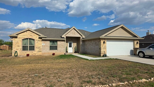 Building Photo - Charming 4 bedroom, 2 bath home COMING SOON!