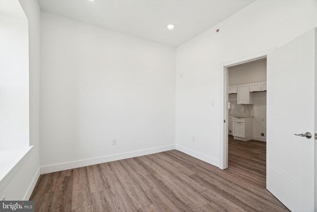 Photo - 5164 Ridge Ave