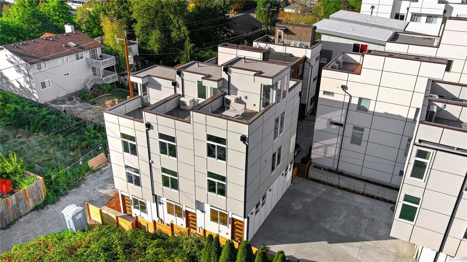 3 Bd / 1.75 Ba Seattle Townhome - 3 Bd / 1.75 Ba Seattle Townhome