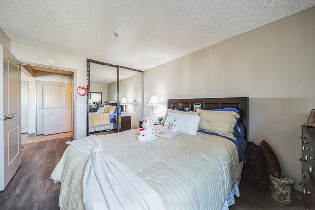 Photo - Seaview Plaza