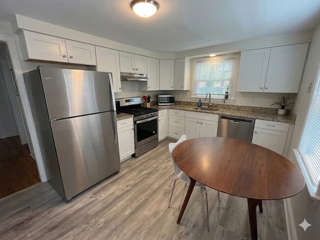 Photo - 427 Westford Dr