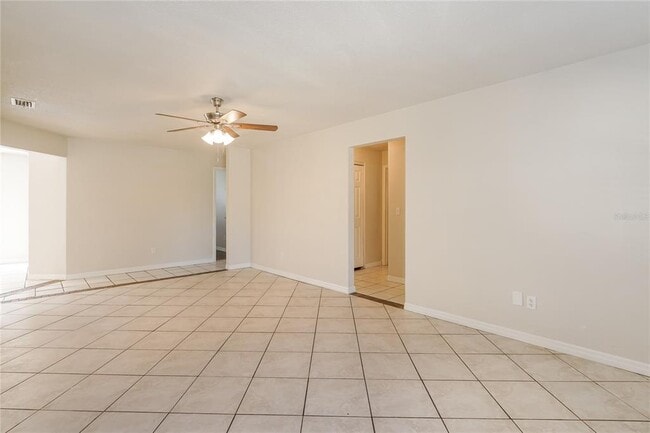 Photo - 301 Farmbrook Rd