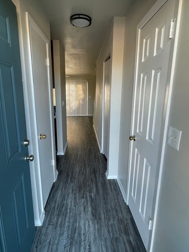 Photo - 2 BEDROOM CONDO BY UNT