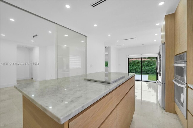 Photo - 728 Majorca Ave