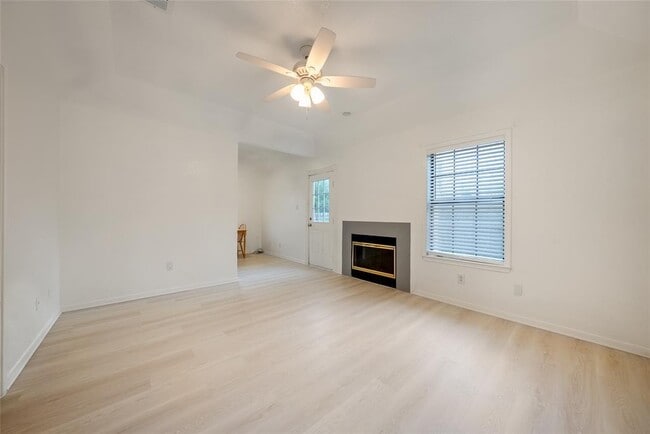 Photo - 1702 Ireland Dr