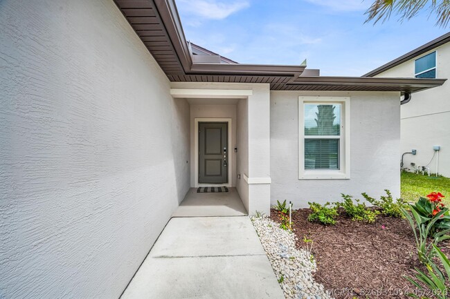 5082 Armina Pl