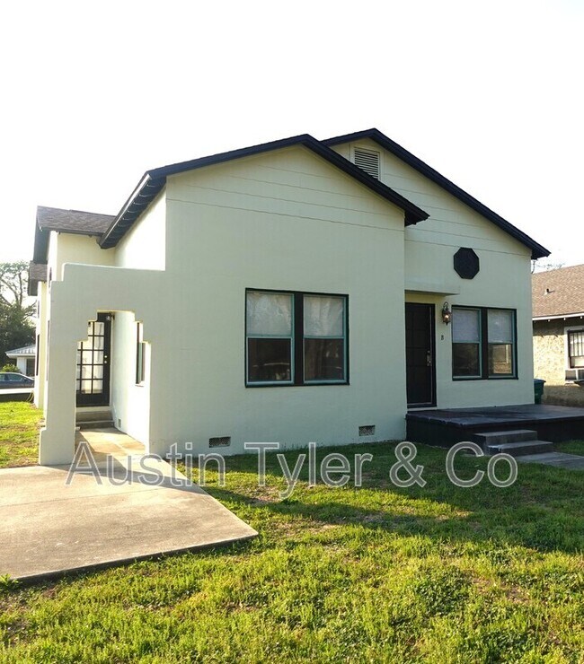 Building Photo - 4326 Wilton St