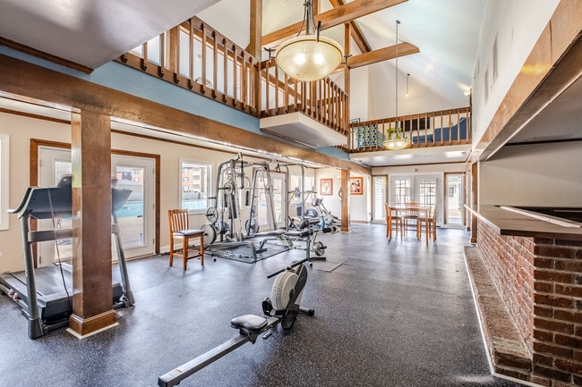 Photo - Lakeside Apartments