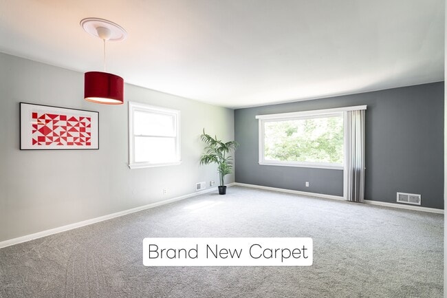 Living 1_New Carpet - 3558 N Cramer St Unit 2