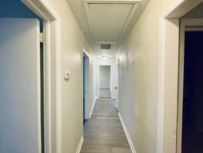 Photo - 1211 Victoria Blvd