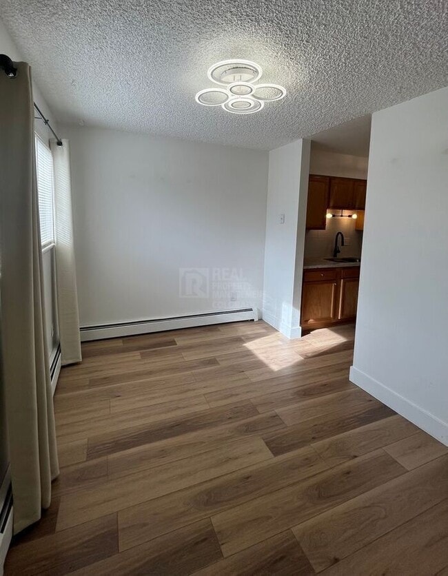 Photo - 30 Emery Way