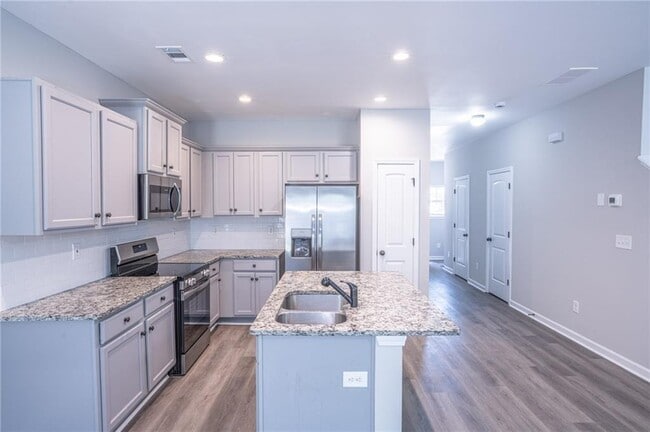 Photo - 6106 Oak Bend Ct