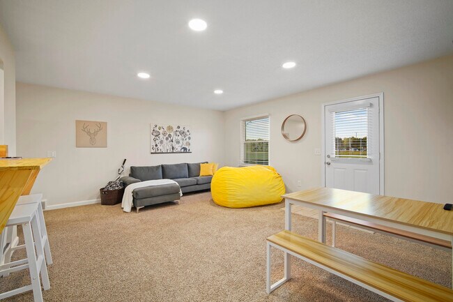 Photo - 419 Connor St Townhome