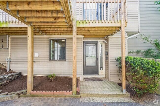 Building Photo - 28 Hillside Terrace Unit H Rental
