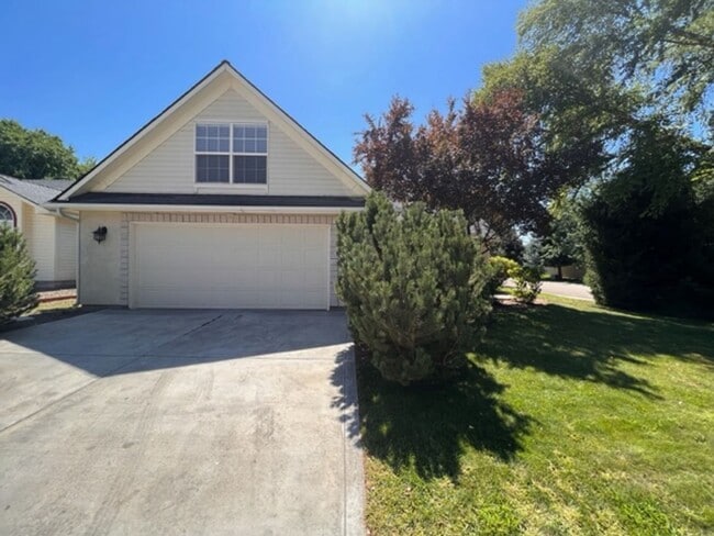 Building Photo - 5774 Parchment~Gorgeous Bristol Heights Ho...