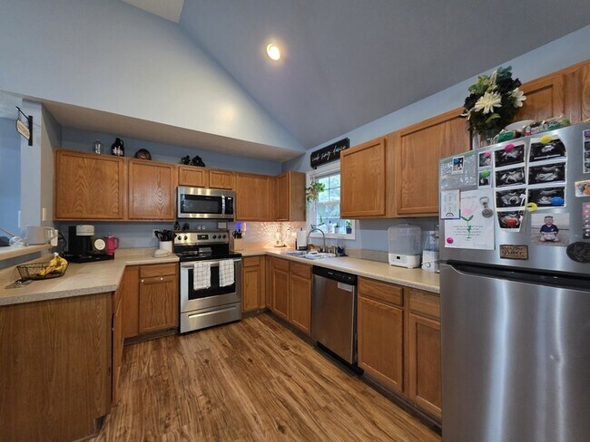 Photo - 112 Lee Ln