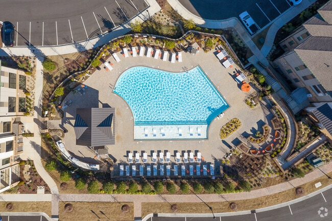 Piscina - The Luxe of Huntersville