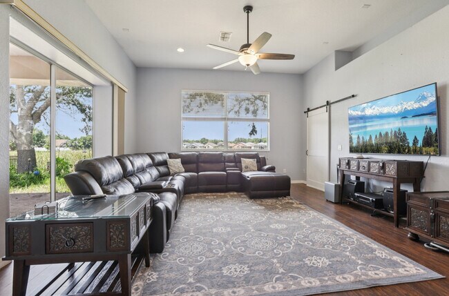 Building Photo - 10435 Deerberry Dr Rental