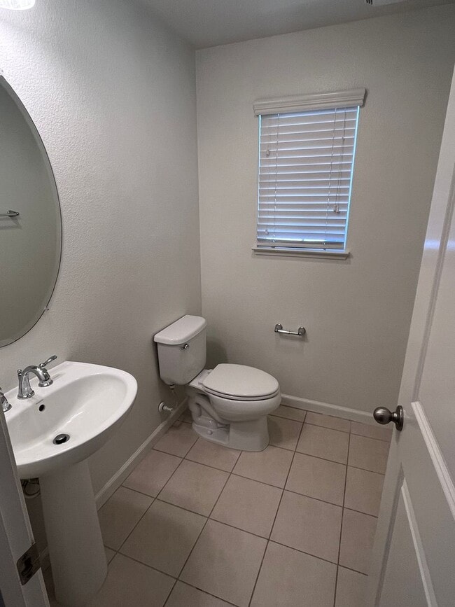 Photo - BEAUTIFUL HOME IN WEST ROSEVILLE!!