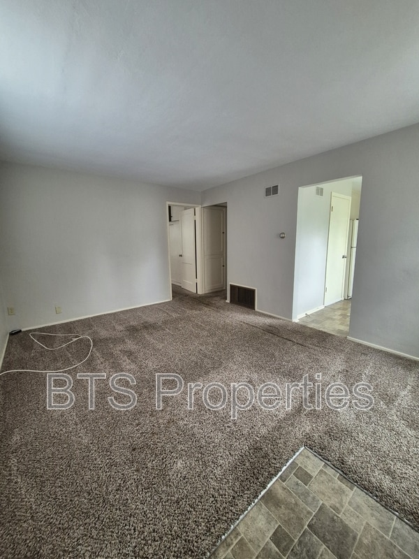Photo - 717 E Gift Ave House