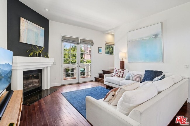 Photo - 1751 Barry Ave Unidad 4