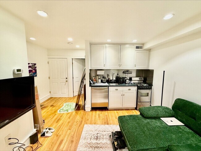 Photo - 11 Thacher Ct Unit 1