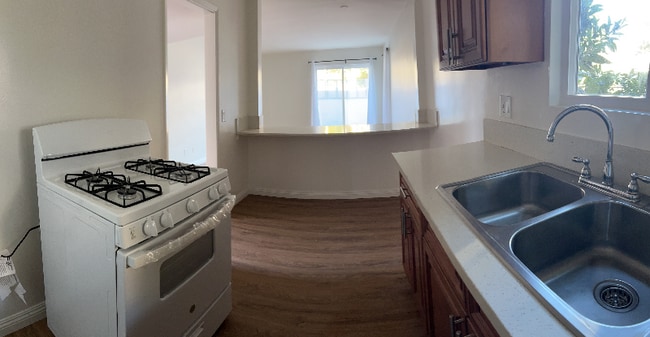 Photo - 305 N Vinedo Ave Unit 2