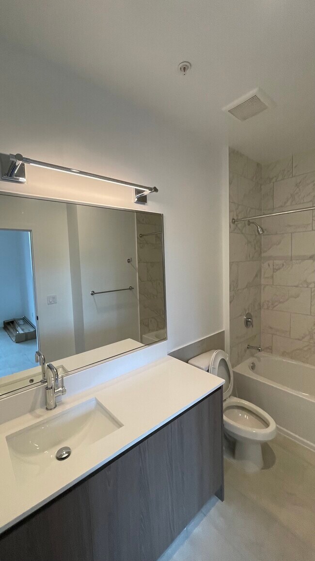 Photo - 2535 NE 182nd St Unit A3