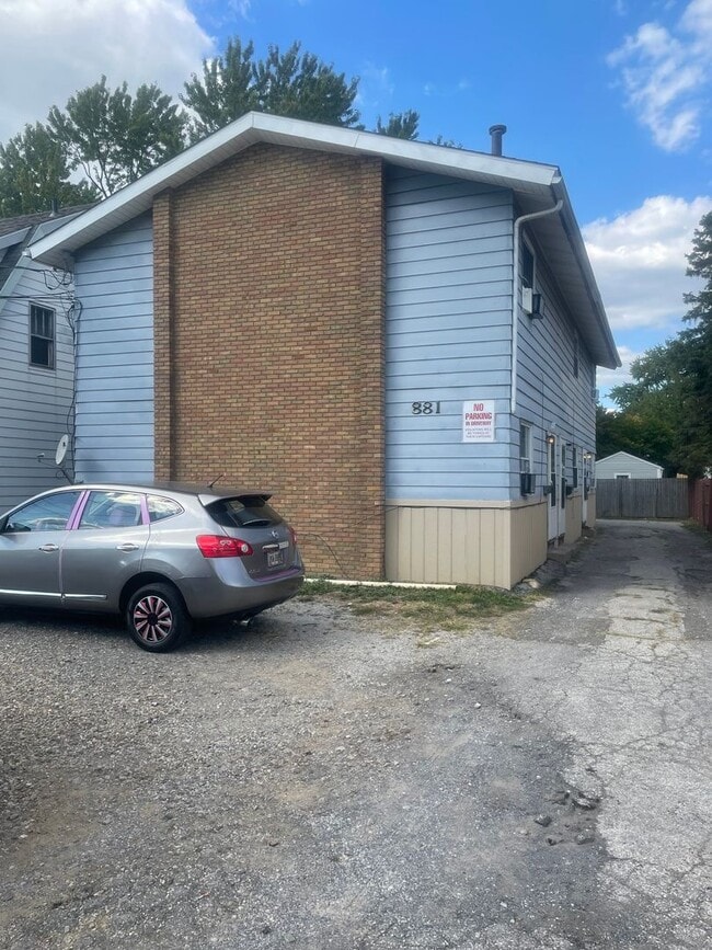 Building Photo - 881 E Wilbeth Rd Unit Apt B