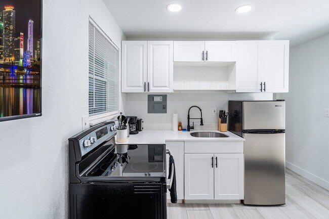 Photo - 975-977 Southwest 10th Street-SI ID1324004P Unit SI ID1324004P