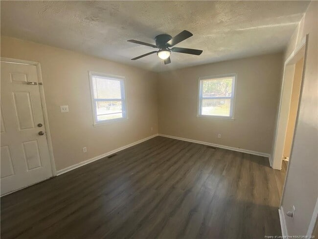 Photo - 4959 Fieldcrest Dr