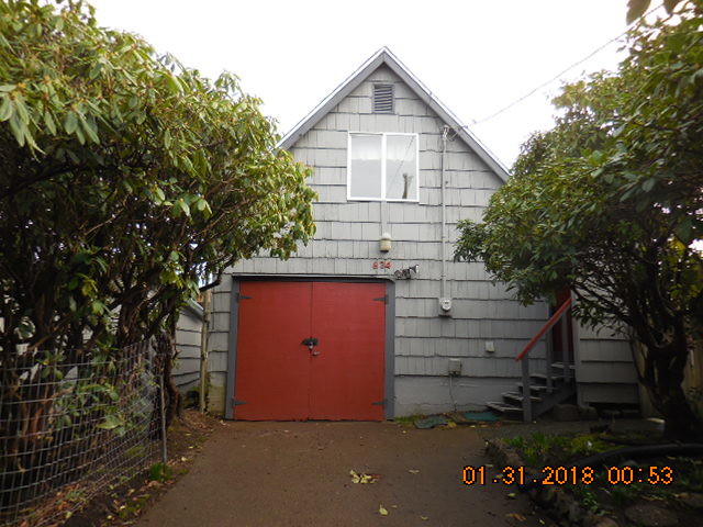 Building Photo - 634 NW Lee St Rental