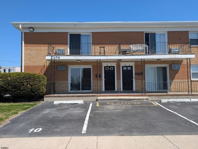 2304 Hamilton Ave Unit 11