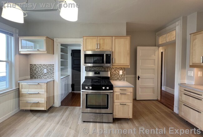 Photo - 107 Oxford St