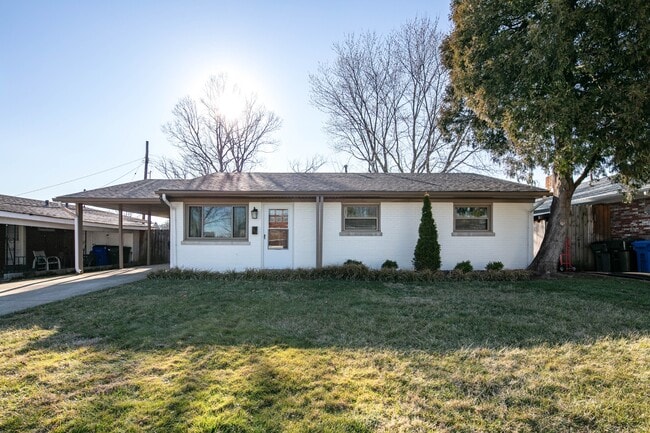 Building Photo - 2116 St Teresa Dr