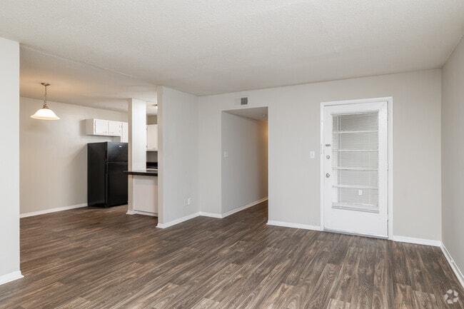 3BR, 1.5BA - 1,244SF | Living