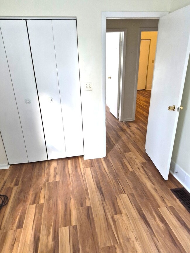 Photo - 225 1/2 W 18th St