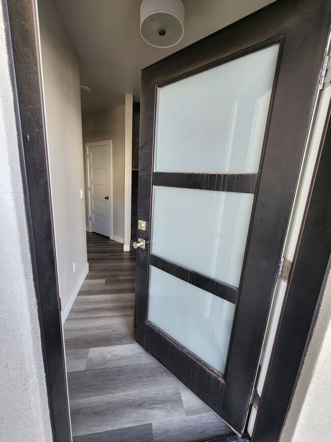 Photo - Modern 3-Bedroom Home with Balcony for Ren...