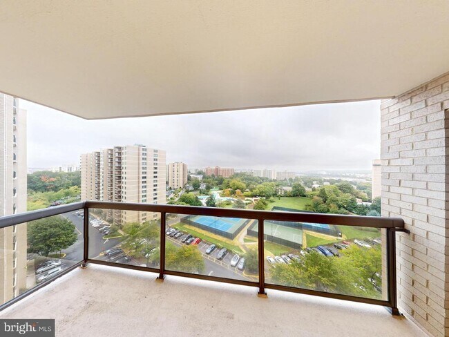 Photo - 307 Yoakum Pkwy Unit 1215