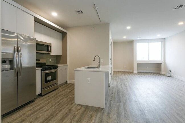 Photo - 6020 Hudson Ave Unit 501