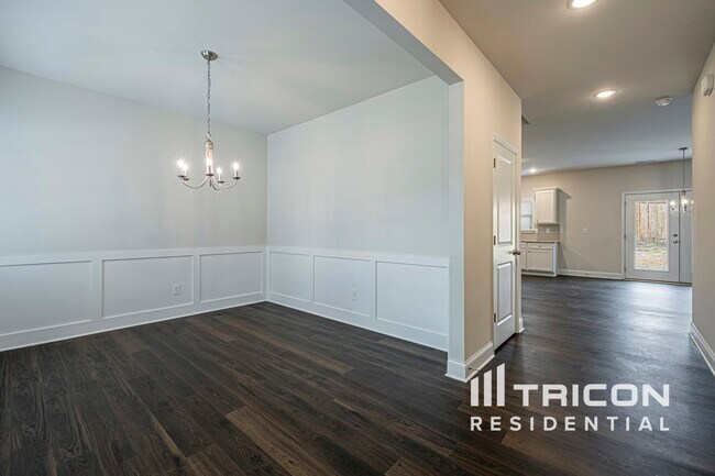 Photo - 304 Oxbow St