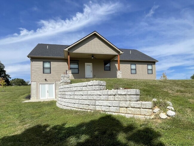 Photo - Beautiful 3 Bed / 2 Bath Home with 3-Car G...