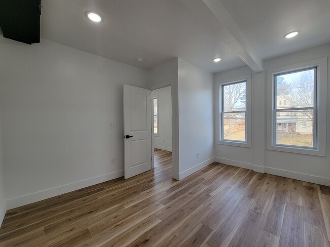 Photo - 122 High St