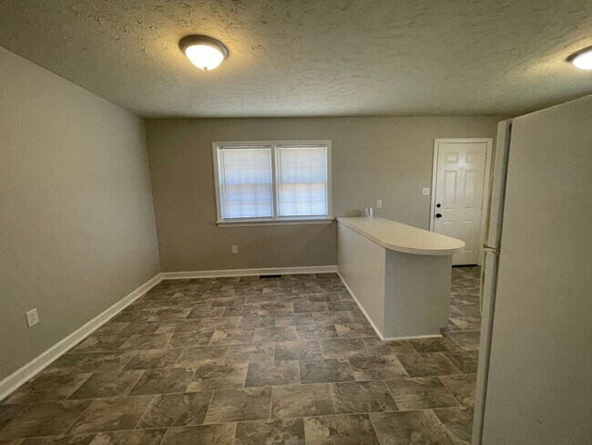 Photo - D & M Apartments Unit 836-B Old Grantham Rd.