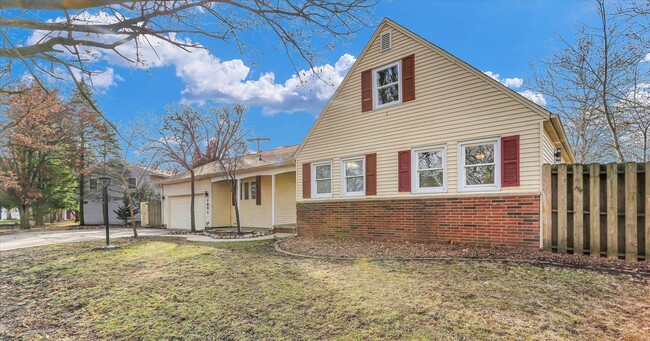 Photo - 1001 S Mattis Ave House