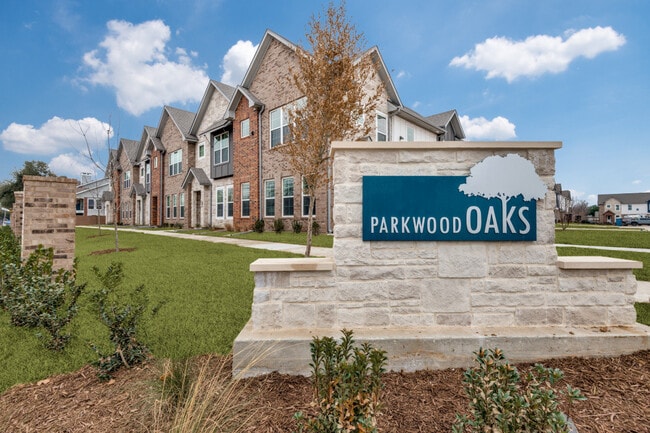 Building Photo - Parkwood Oaks