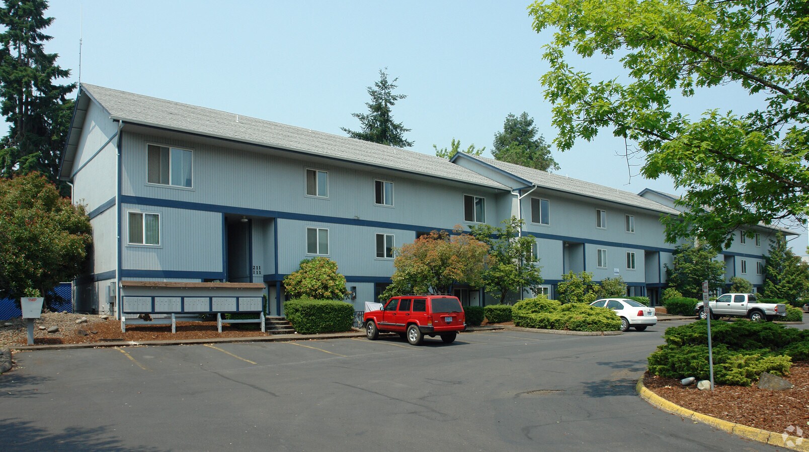 Santana Court Apartments - Santana Court Apartments