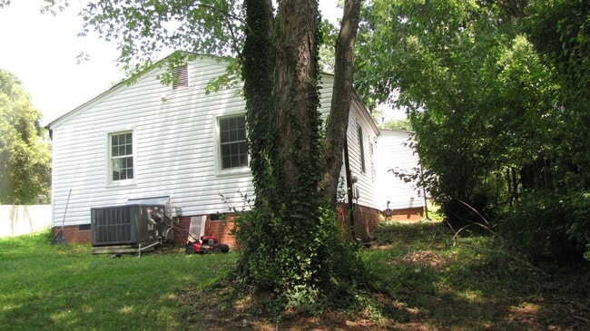 Photo - Charming 3 Bedroom, 1 Bathroom Home