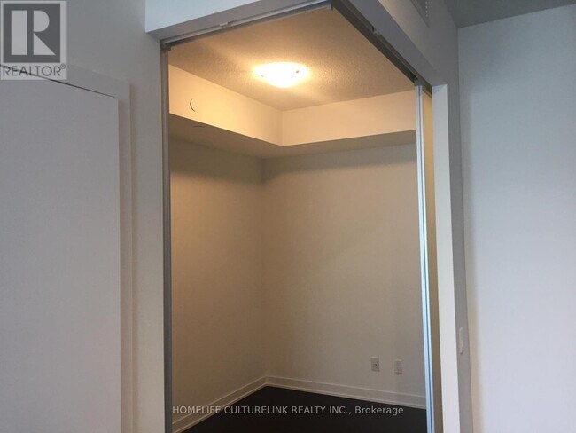 Photo - 87 Peter St Unit 1810
