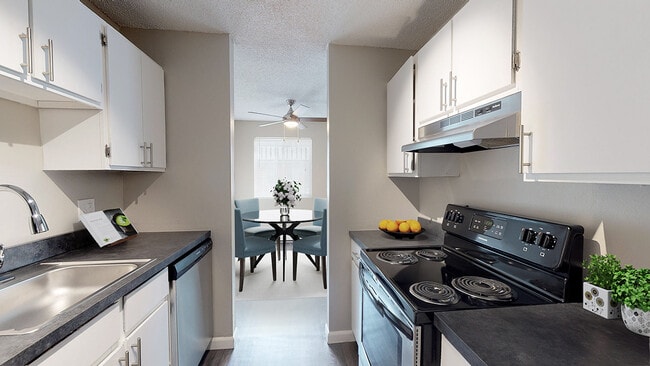 Kitchen - Lakewood Crossing Rental